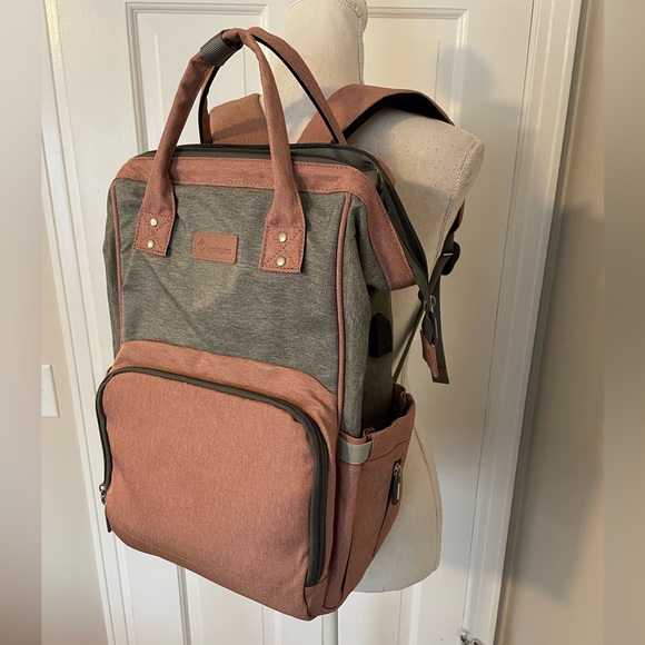 Upsimples Diaper Backpack - Picture 1 of 4